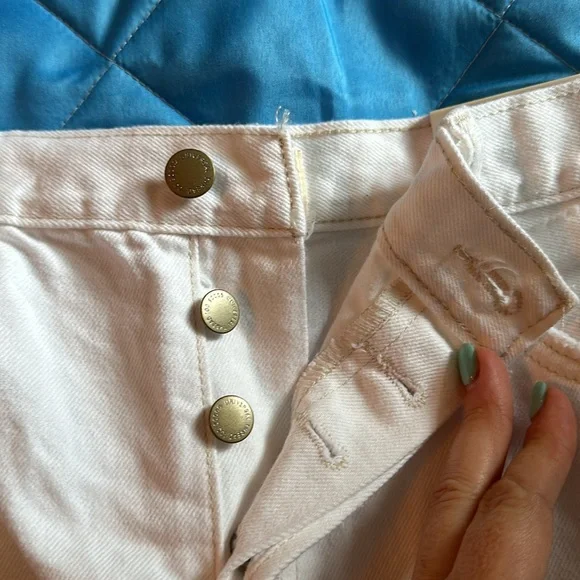 White denim shorts - Picture 4 of 4